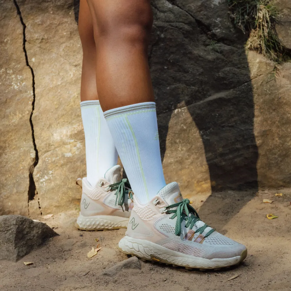 BUTYBIEGOWE|AKTYWNOSE|BIEGANIE*New Balance BUTYBIEGOWE|AKTYWNOSE|BIEGANIE Buty damskie Fresh Foam Hierro Mid WTHIMCAB – białe