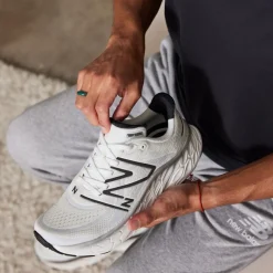 BUTYBIEGOWE|AKTYWNOSE|BIEGANIE*New Balance BUTYBIEGOWE|AKTYWNOSE|BIEGANIE Buty męskie Fresh Foam More v4 MMORCW4  – białe