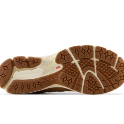 New Balance Buty męskie M2002RXG – brązowe