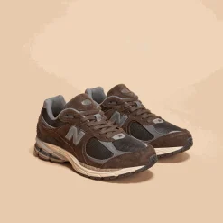 New Balance Buty męskie M2002RLY – brązowe