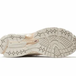New Balance Buty unisex M2002RDQ – beżowe