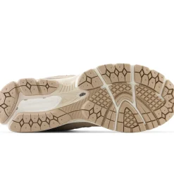 New Balance Buty unisex M2002RSI – brązowe