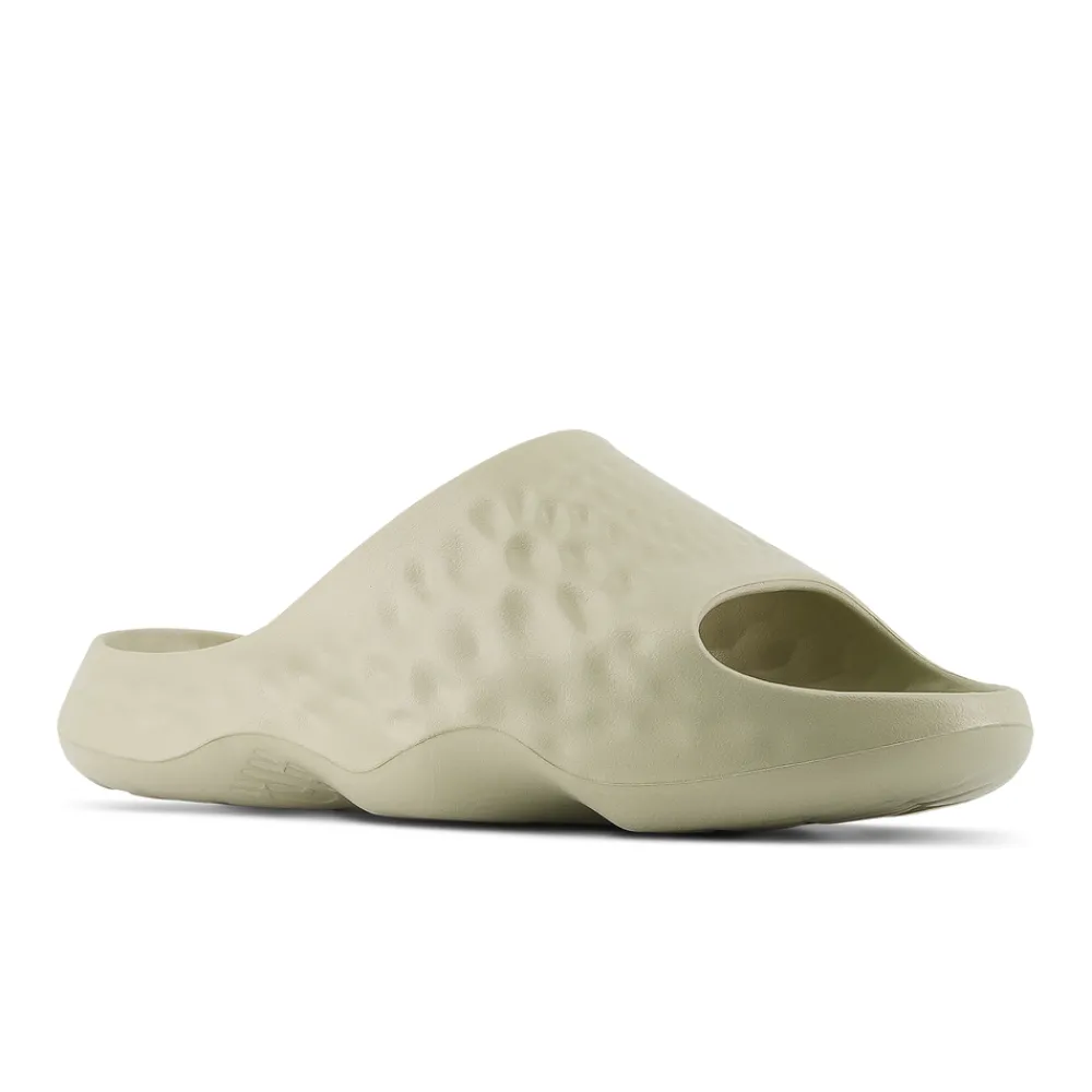 New Balance Klapki unisex SUFHUPC3 – beżowe