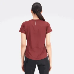 ODZIEZ BIEGOWA|BIEGANIE*New Balance ODZIEZ BIEGOWA|BIEGANIE Koszulka damska WT23222NBY – bordowa