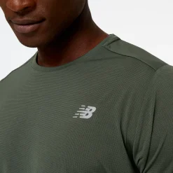 ODZIEZ BIEGOWA|BIEGANIE*New Balance ODZIEZ BIEGOWA|BIEGANIE Koszulka męska MT23222DON – zielona