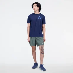 ODZIEZ BIEGOWA|BIEGANIE*New Balance ODZIEZ BIEGOWA|BIEGANIE Koszulka męska MT21277NML – granatowa