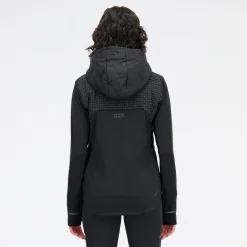 ODZIEZ BIEGOWA|BIEGANIE*New Balance ODZIEZ BIEGOWA|BIEGANIE Kurtka damska WJ33256BK – czarna