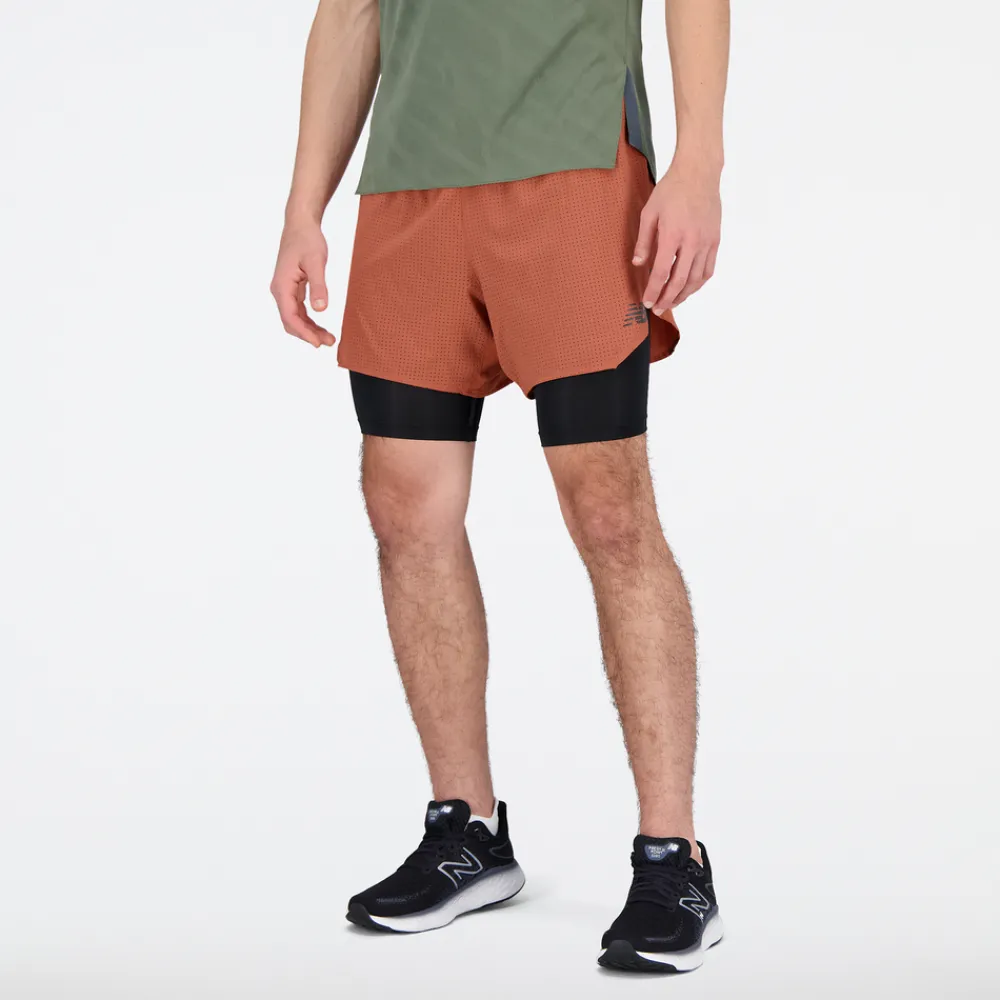 ODZIEZ BIEGOWA|BIEGANIE*New Balance ODZIEZ BIEGOWA|BIEGANIE Spodenki męskie MS23282MHY – brązowe
