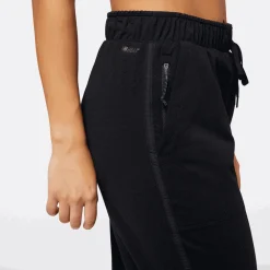 ODZIEZ BIEGOWA|BIEGANIE*New Balance ODZIEZ BIEGOWA|BIEGANIE Spodnie damskie WP23287BK – czarne