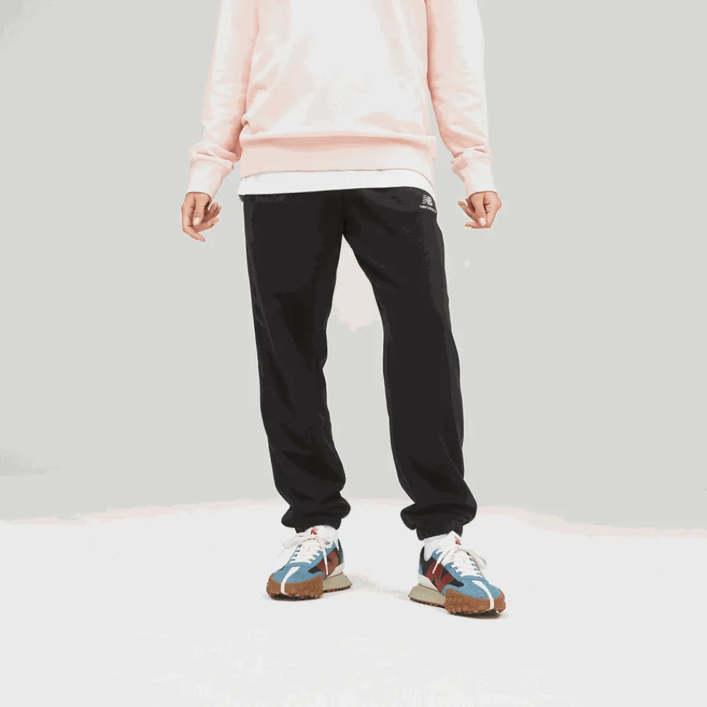 ODZIEZ BIEGOWA*New Balance ODZIEZ BIEGOWA Spodnie UP21500BK – czarne